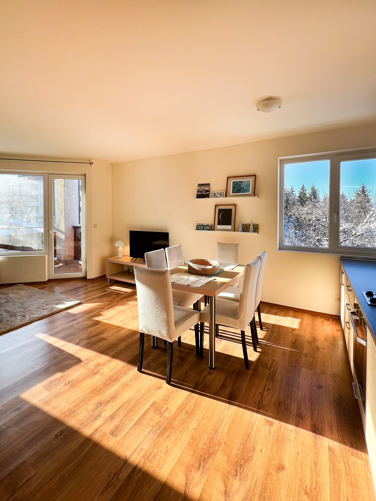 Chic apartment with amazing view — снимка 1