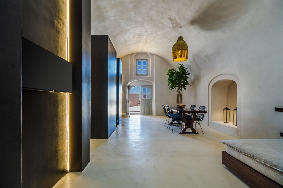 Phaos -Prestige Suite Indoor HotTub & Outdoor Pool — снимка 3