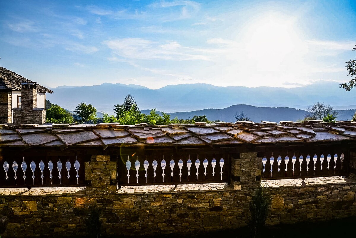 Traditional Bulgarian House with Mountain View — снимка 4