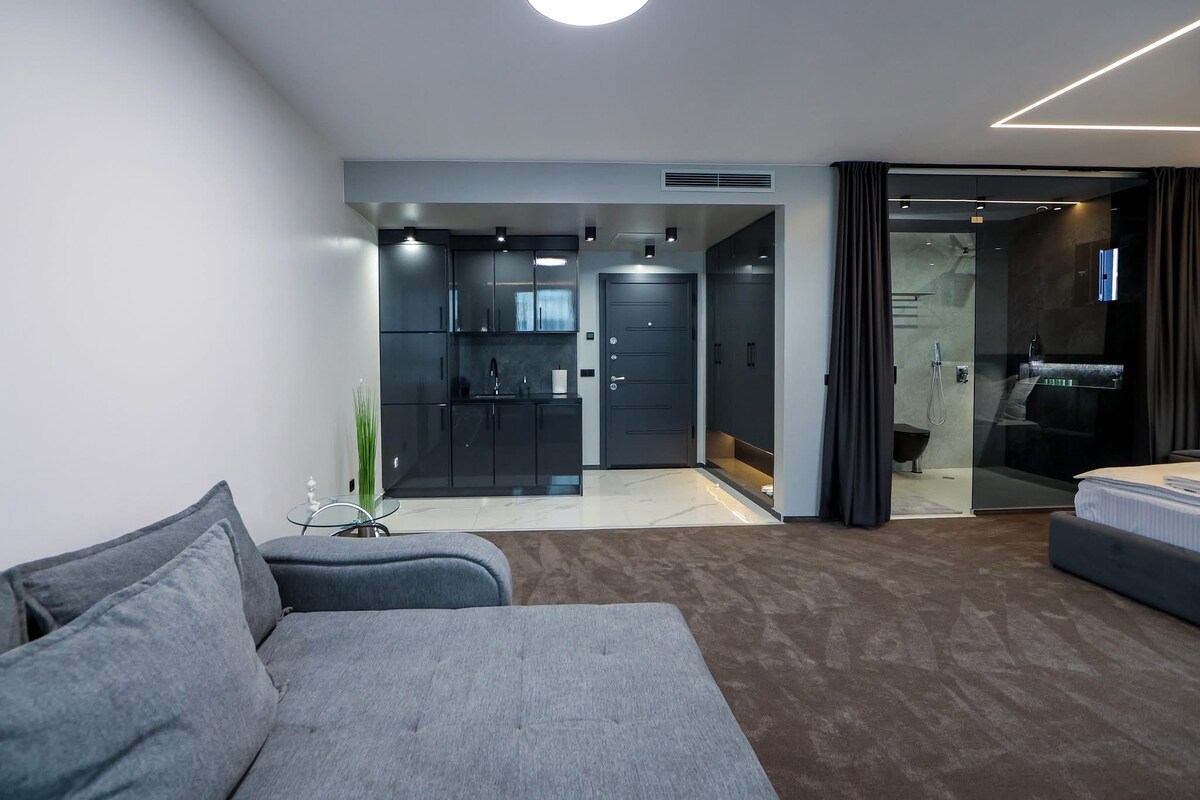 Home Lux
Apart Hotel — снимка 3