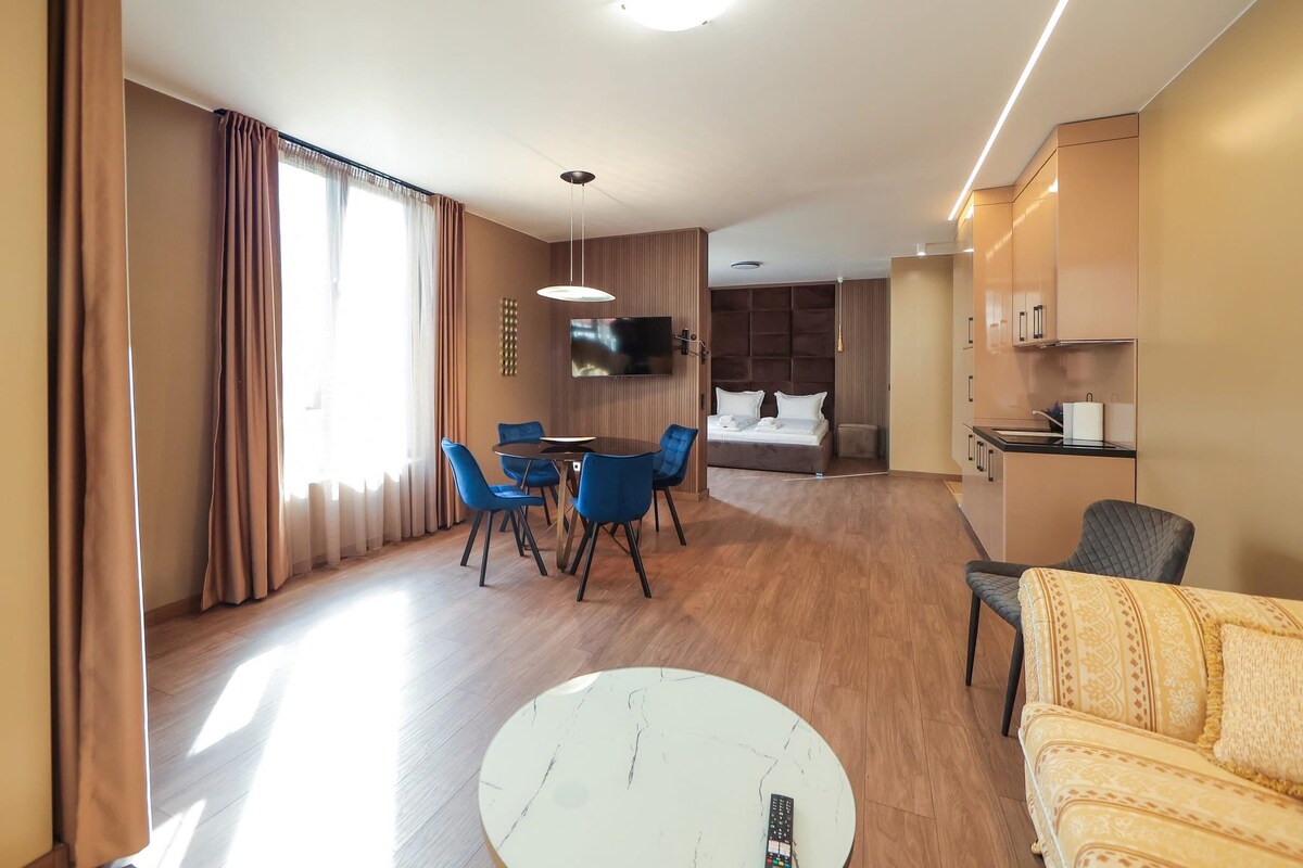 Home Lux
Apart Hotel — снимка 4