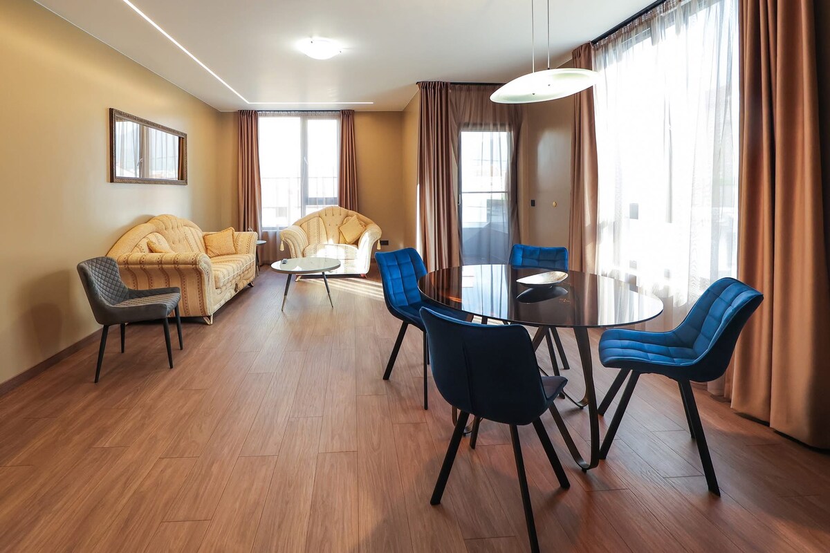 Home Lux
Apart Hotel — снимка 5