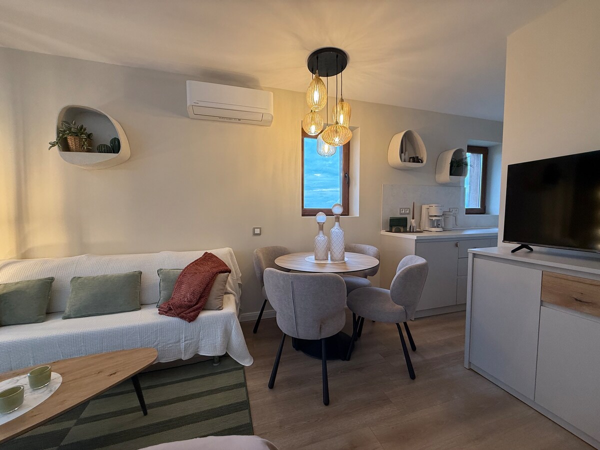 Modern and chic apartment Ski & Spa Bansko — снимка 4