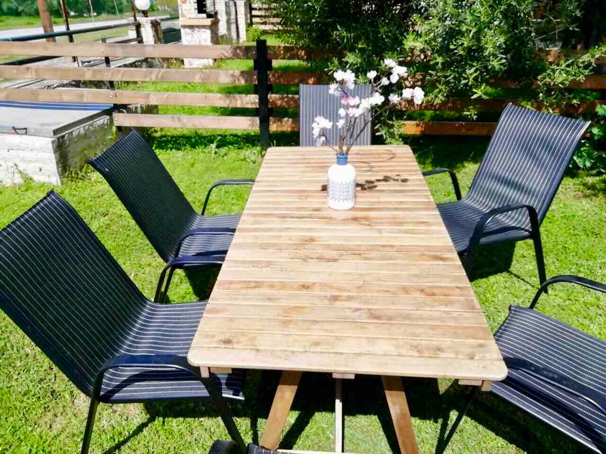 Cozy Villa with Private Yard near the Beach! — снимка 5