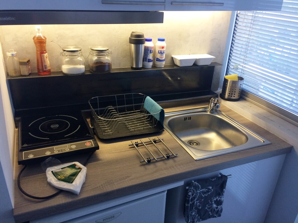 the wall bnb / green terrace 7th floor downtown — снимка 3