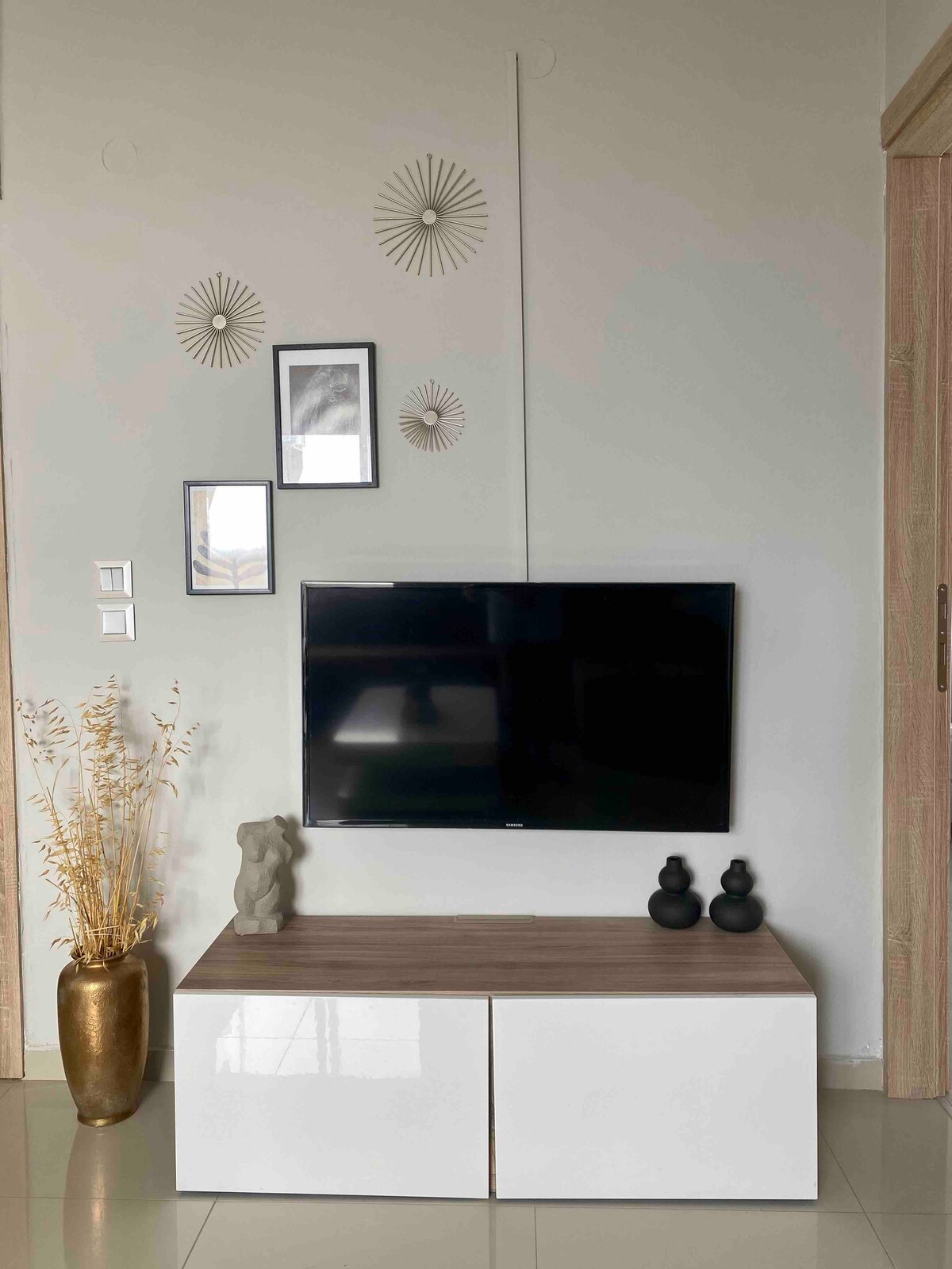 **Cozy, seaside, spacious, 2 bedroom apartment** — снимка 3