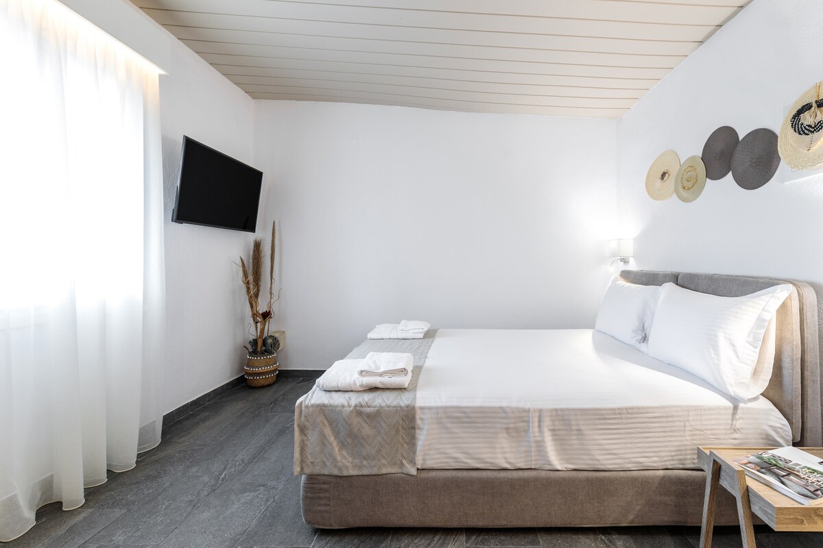 Double Room | Bay View Suites — снимка 5
