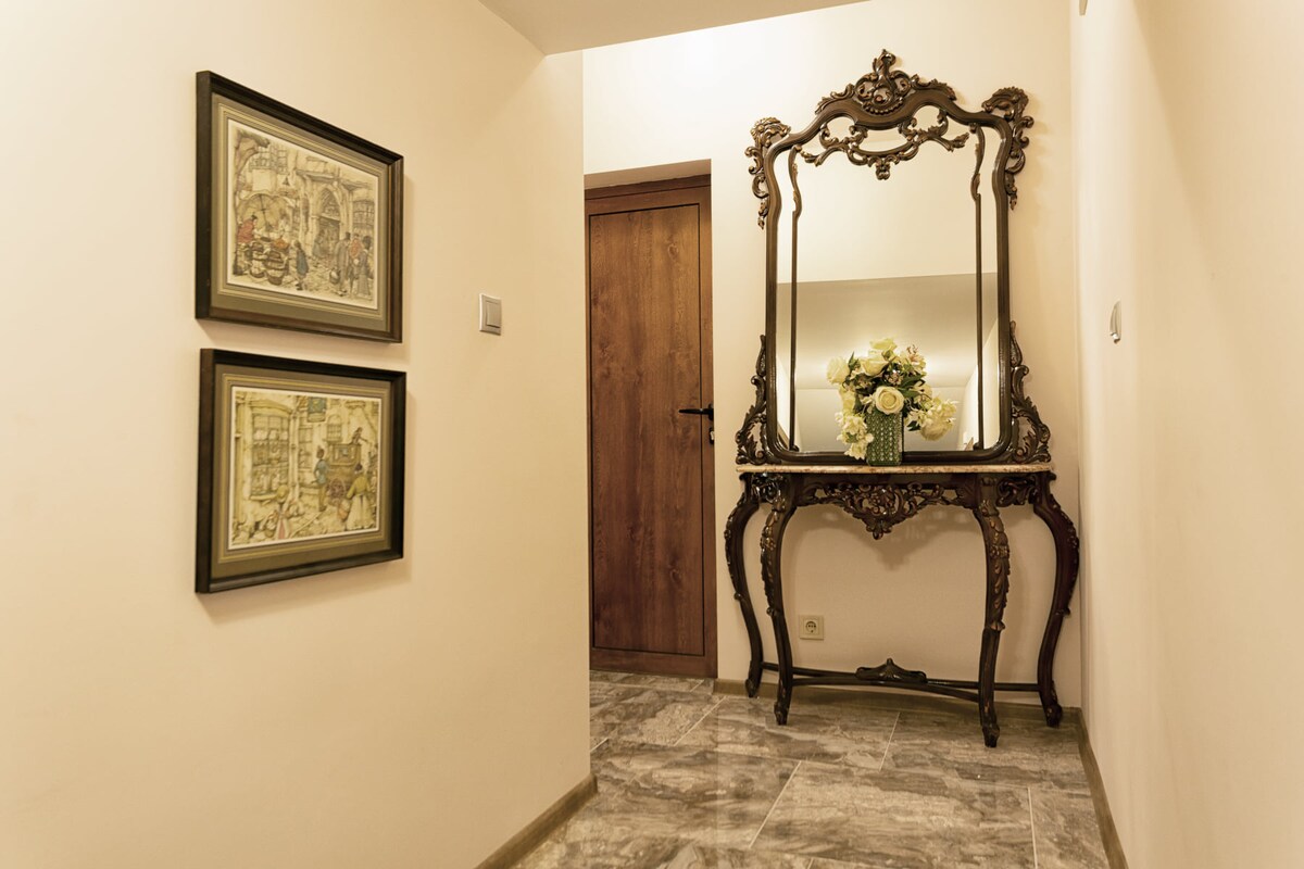 Classic apartment in Kleptuz Aparts! Apt. 11 — снимка 3