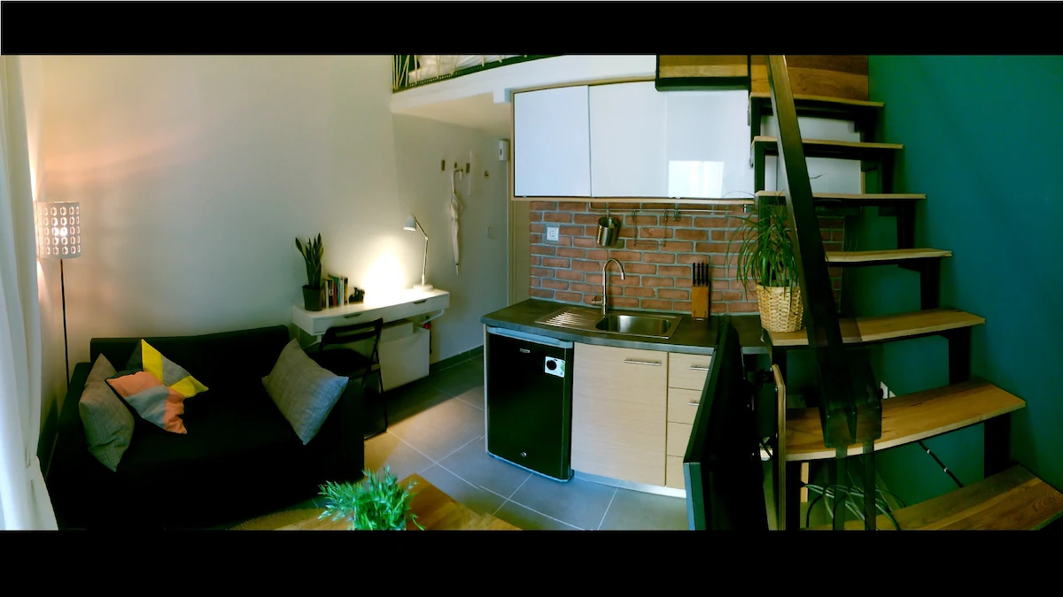 Super Stylish Central Studio — снимка 1
