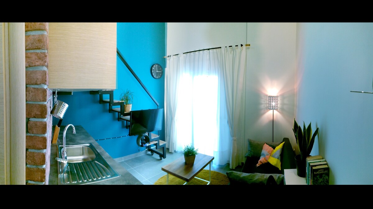 Super Stylish Central Studio — снимка 3