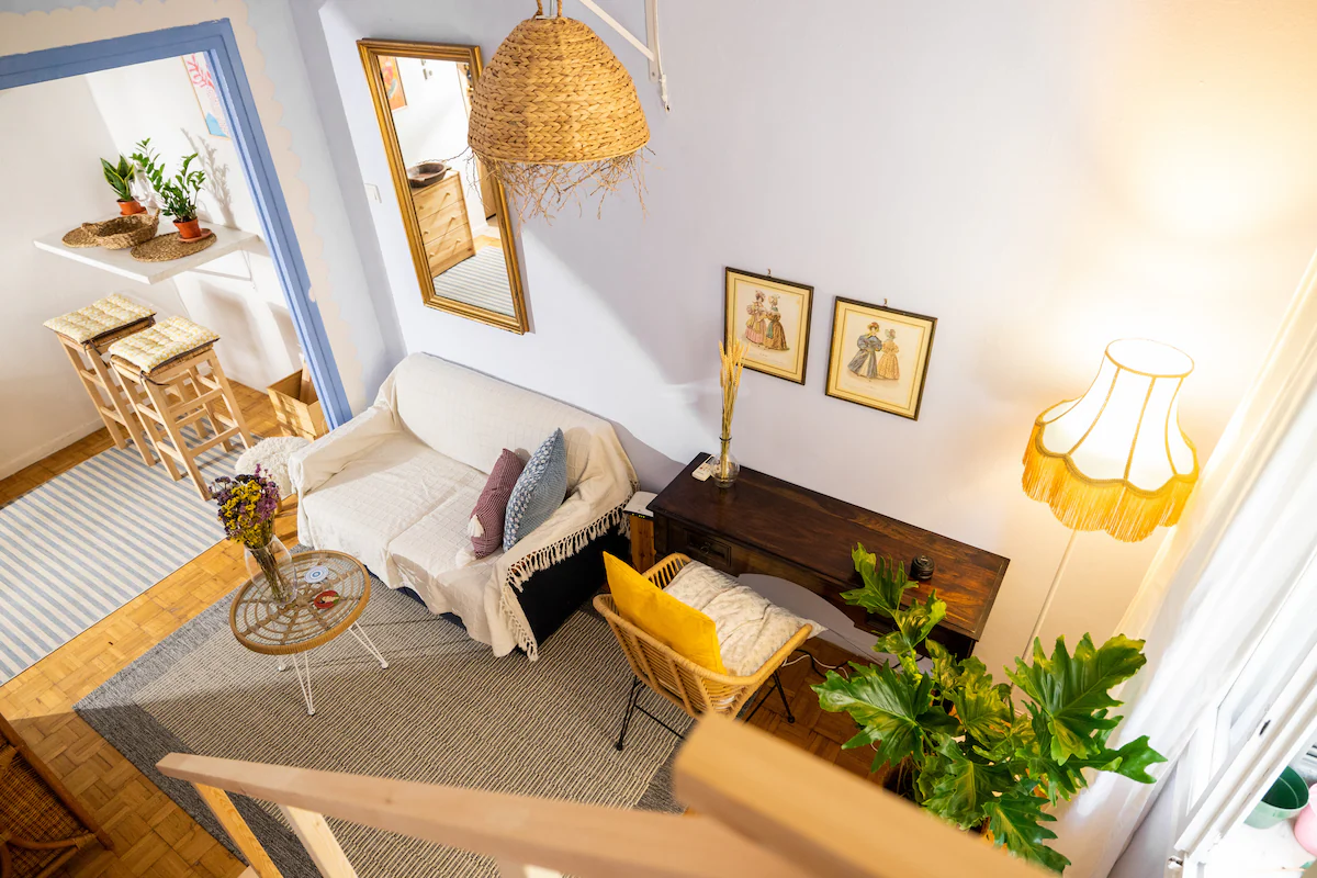 Downtown mediterranean loft. — снимка 2
