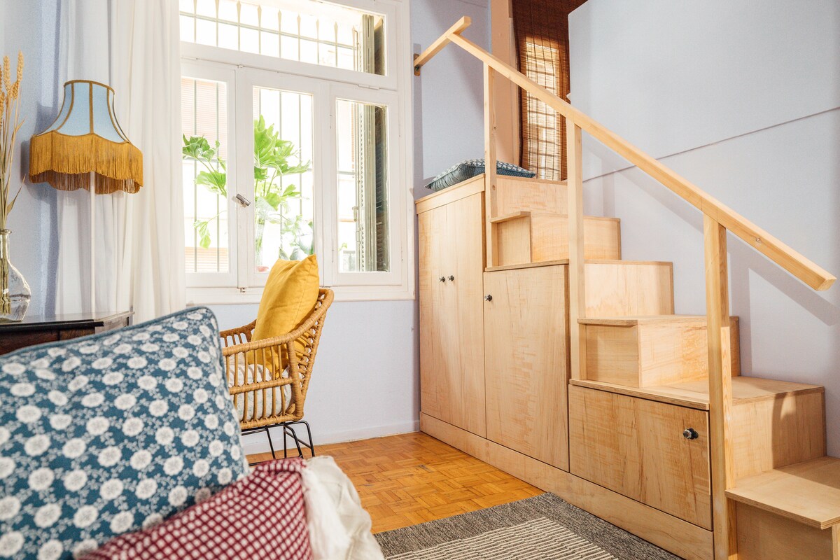 Downtown mediterranean loft. — снимка 3