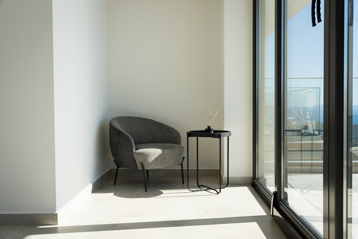 Deluxe Suites By Saronida Hills — снимка 3